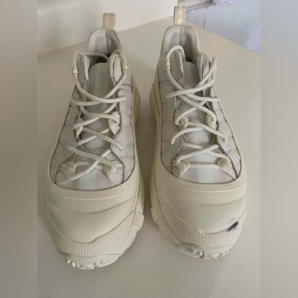 Burberry Arthur Chunky Trainers Size EU 39/US Size 9 White Sneakers - Picture 7 of 9